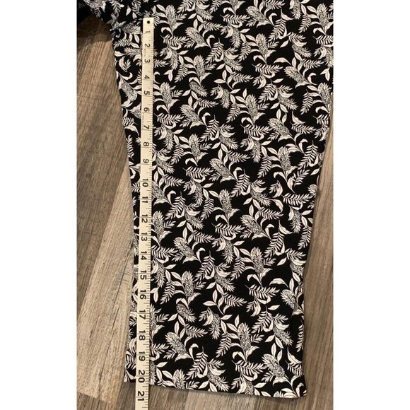 Christopher & Banks Signature Slimming Black & White Tropical Print Crop Pants S - Picture 10 of 12